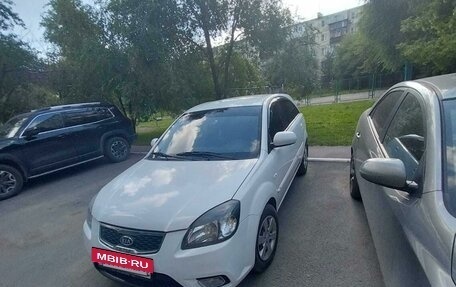 KIA Rio II, 2011 год, 700 000 рублей, 2 фотография