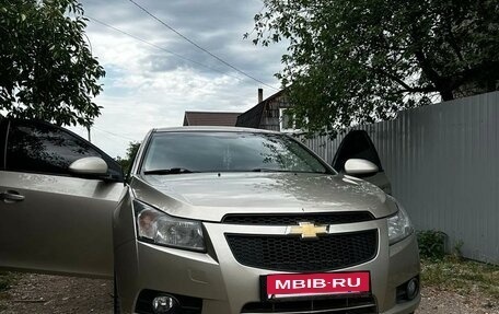 Chevrolet Cruze II, 2011 год, 700 000 рублей, 3 фотография