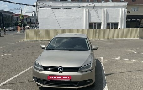 Volkswagen Jetta VI, 2012 год, 780 000 рублей, 2 фотография