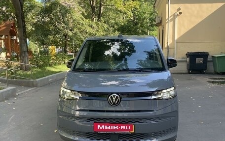 Volkswagen Multivan, 2023 год, 6 450 000 рублей, 2 фотография