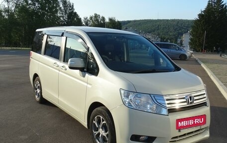 Honda Stepwgn IV, 2010 год, 1 650 000 рублей, 3 фотография