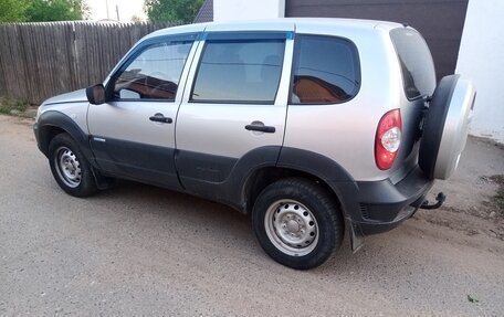 Chevrolet Niva I рестайлинг, 2011 год, 500 000 рублей, 4 фотография