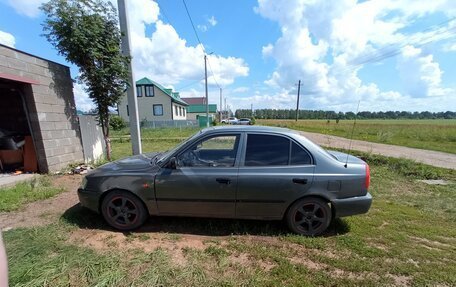 Hyundai Accent II, 2004 год, 350 000 рублей, 3 фотография