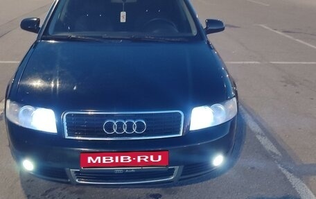 Audi A4, 2002 год, 580 000 рублей, 4 фотография