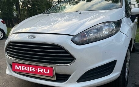 Ford Fiesta, 2015 год, 950 000 рублей, 3 фотография