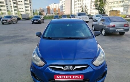 Hyundai Solaris II рестайлинг, 2011 год, 640 000 рублей, 12 фотография