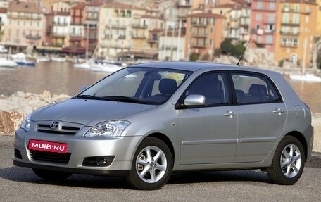 Toyota Corolla, 2004 год, 560 000 рублей, 1 фотография