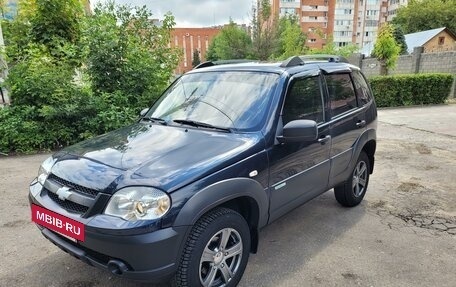 Chevrolet Niva I рестайлинг, 2015 год, 730 000 рублей, 2 фотография