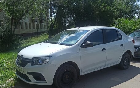 Renault Logan II, 2018 год, 860 000 рублей, 1 фотография