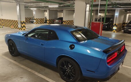 Dodge Challenger III рестайлинг 2, 2018 год, 3 700 000 рублей, 5 фотография