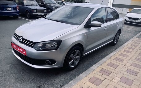 Volkswagen Polo VI (EU Market), 2011 год, 700 000 рублей, 1 фотография