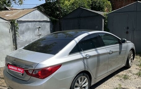 Hyundai Sonata VI, 2011 год, 1 150 000 рублей, 3 фотография