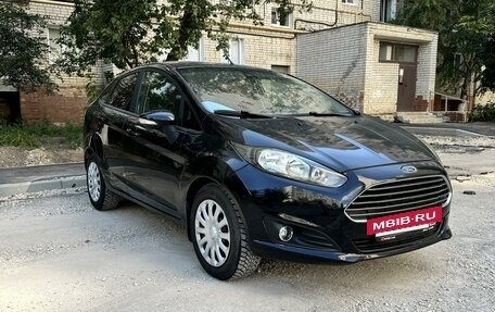 Ford Fiesta, 2015 год, 890 000 рублей, 3 фотография