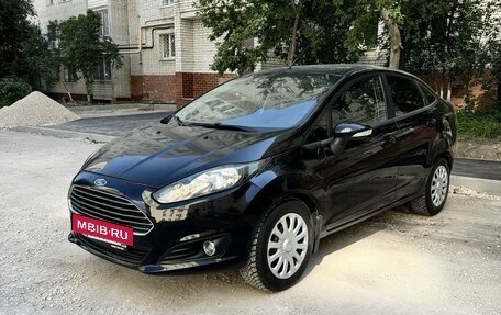 Ford Fiesta, 2015 год, 890 000 рублей, 2 фотография