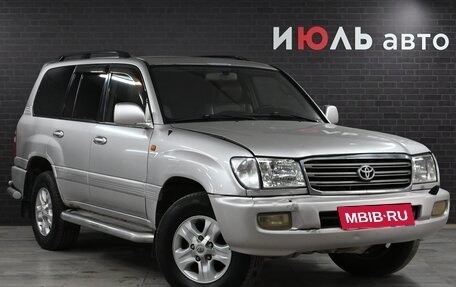 Toyota Land Cruiser 100 рестайлинг 2, 2004 год, 1 600 000 рублей, 3 фотография