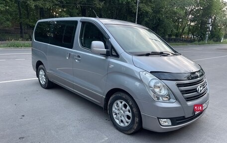 Hyundai H-1 II рестайлинг, 2013 год, 1 950 000 рублей, 5 фотография