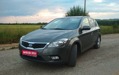 KIA cee'd I рестайлинг, 2010 год, 950 000 рублей, 1 фотография