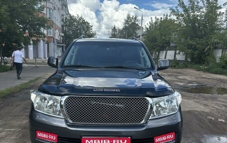 Toyota Land Cruiser 200, 2011 год, 3 300 000 рублей, 1 фотография