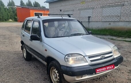 Chevrolet Niva I рестайлинг, 2004 год, 210 000 рублей, 1 фотография