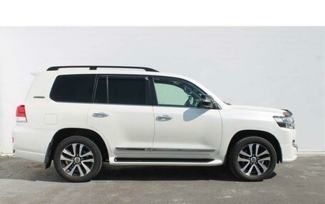 Toyota Land Cruiser 200, 2019 год, 7 550 000 рублей, 4 фотография