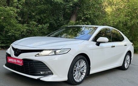 Toyota Camry, 2018 год, 3 050 000 рублей, 1 фотография