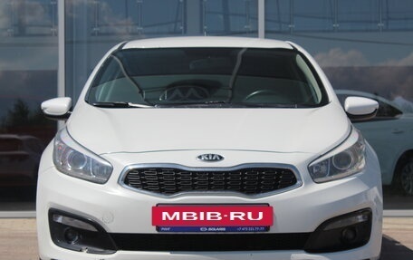 KIA cee'd III, 2016 год, 999 999 рублей, 2 фотография