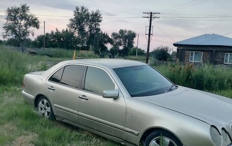 Mercedes-Benz E-Класс, 1999 год, 240 000 рублей, 2 фотография