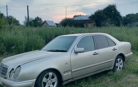 Mercedes-Benz E-Класс, 1999 год, 240 000 рублей, 4 фотография