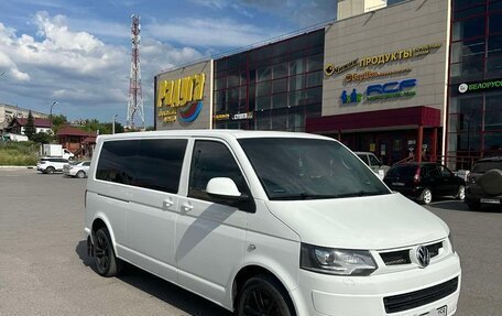 Volkswagen Caravelle T5, 2013 год, 2 100 000 рублей, 3 фотография