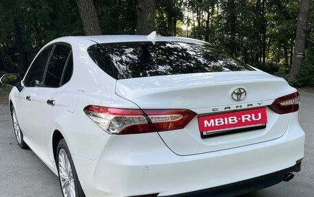 Toyota Camry, 2018 год, 3 050 000 рублей, 7 фотография