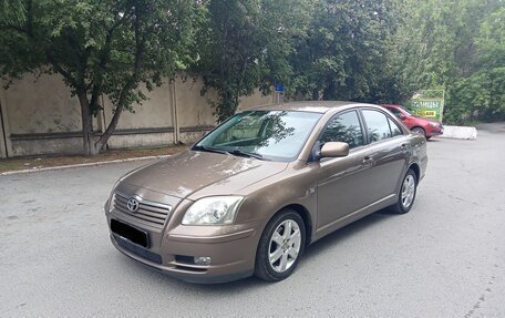 Toyota Avensis III рестайлинг, 2004 год, 790 000 рублей, 1 фотография