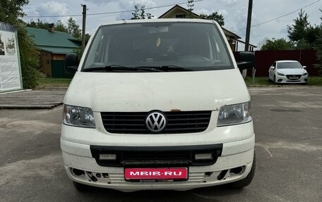 Volkswagen Transporter T5 рестайлинг, 2003 год, 1 000 000 рублей, 1 фотография