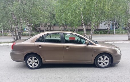 Toyota Avensis III рестайлинг, 2004 год, 790 000 рублей, 4 фотография