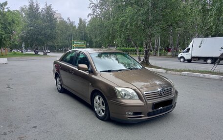 Toyota Avensis III рестайлинг, 2004 год, 790 000 рублей, 3 фотография