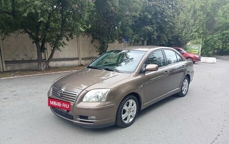 Toyota Avensis III рестайлинг, 2004 год, 790 000 рублей, 40 фотография