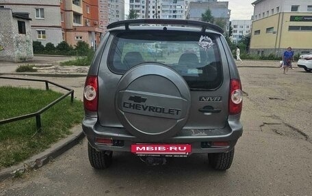 Chevrolet Niva I рестайлинг, 2004 год, 250 000 рублей, 3 фотография