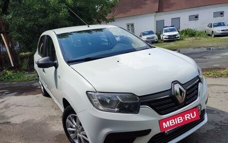 Renault Logan II, 2018 год, 825 000 рублей, 13 фотография