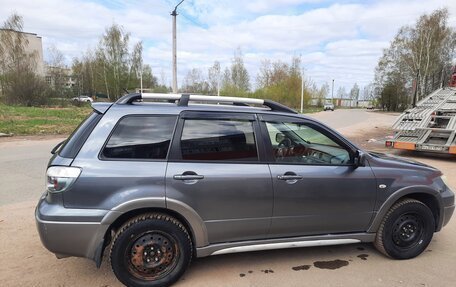 Mitsubishi Outlander III рестайлинг 3, 2004 год, 600 000 рублей, 3 фотография