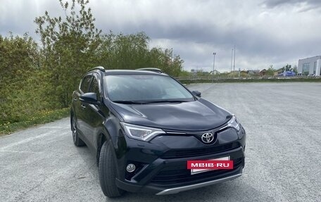 Toyota RAV4, 2018 год, 2 780 000 рублей, 3 фотография