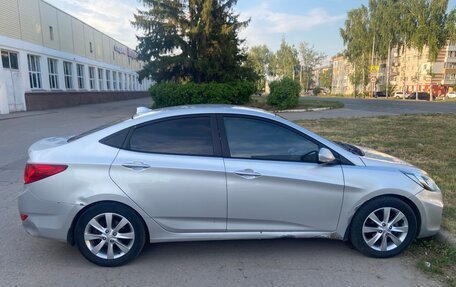 Hyundai Solaris II рестайлинг, 2011 год, 700 000 рублей, 4 фотография