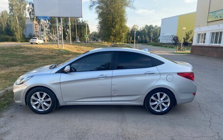 Hyundai Solaris II рестайлинг, 2011 год, 700 000 рублей, 7 фотография