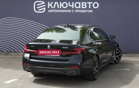 BMW 5 серия, 2022 год, 7 040 000 рублей, 2 фотография