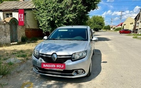 Renault Logan II, 2017 год, 830 000 рублей, 2 фотография