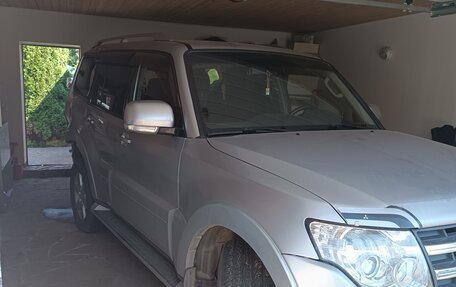 Mitsubishi Pajero IV, 2007 год, 770 000 рублей, 2 фотография