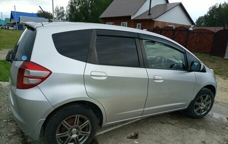 Honda Fit III, 2010 год, 730 000 рублей, 3 фотография