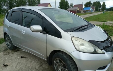 Honda Fit III, 2010 год, 730 000 рублей, 11 фотография