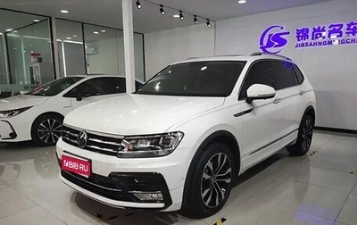 Volkswagen Tiguan II, 2021 год, 2 780 000 рублей, 1 фотография