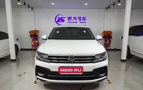 Volkswagen Tiguan II, 2021 год, 2 780 000 рублей, 3 фотография