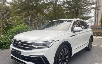 Volkswagen Tiguan II, 2023 год, 3 538 000 рублей, 1 фотография