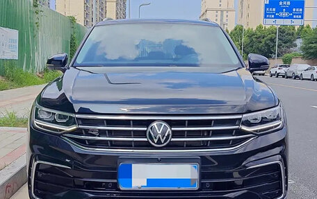 Volkswagen Tiguan II, 2022 год, 3 319 000 рублей, 2 фотография